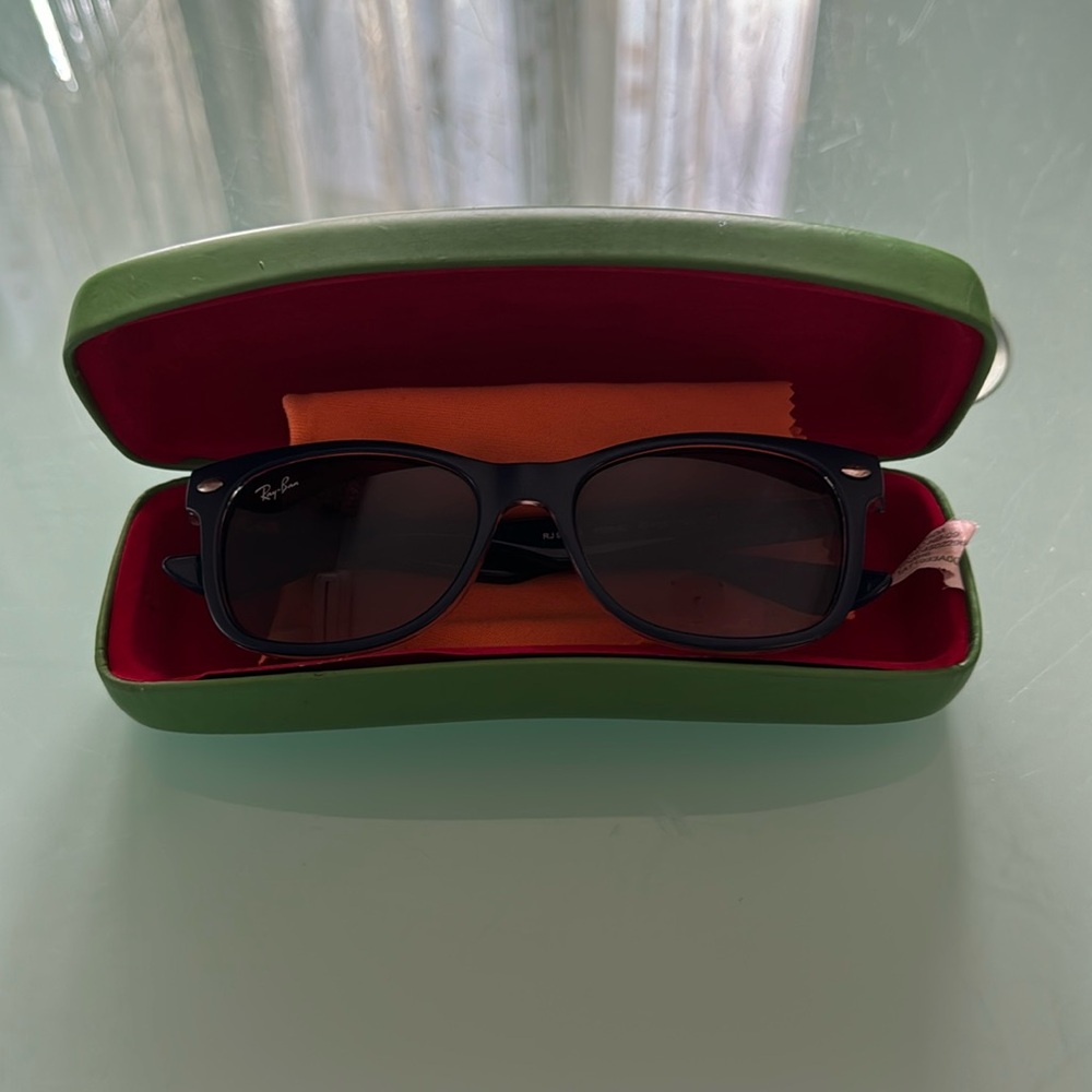 Kids Ray-Ban Sunglasses - Model #Rj9052s